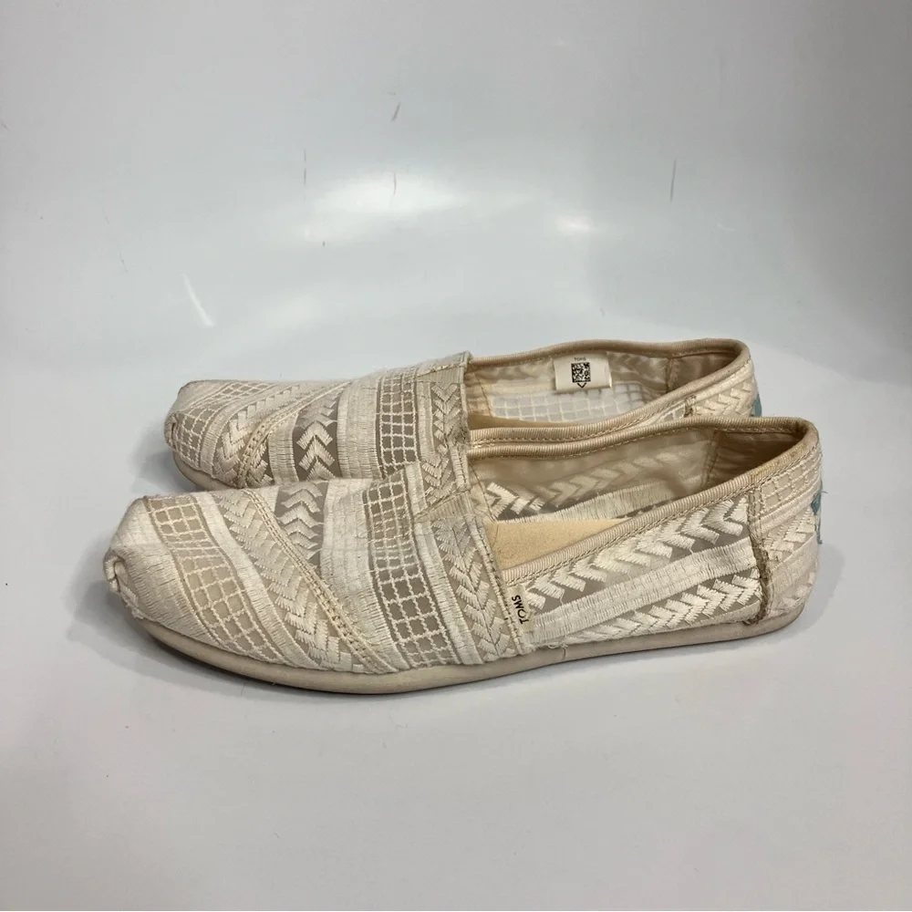 Toms off‎ white flats size 7